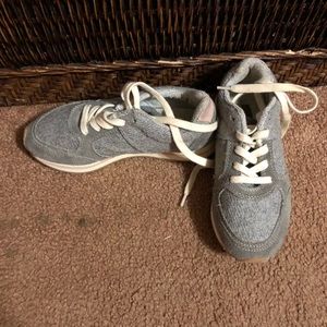 Gray Zara Sneaker (Girls)